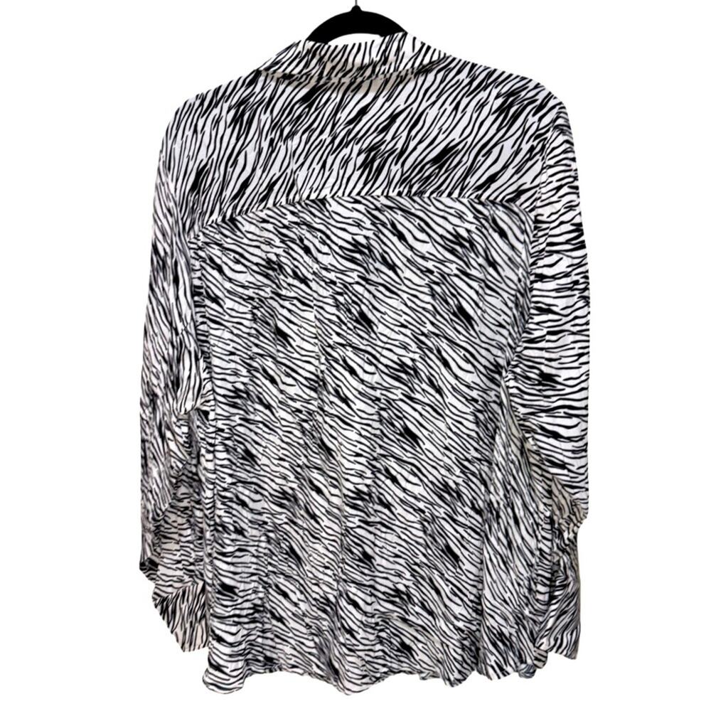 Adrianna Papell Printed Soft Crepe Woven Button Front Top - Zebra Size 2X - Picture 5 of 6